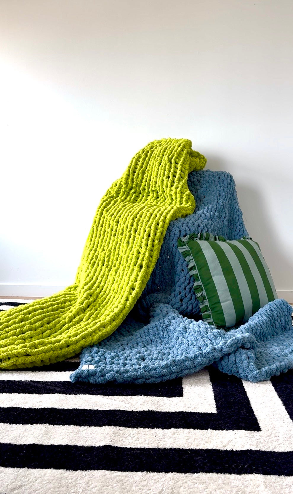 Chunky Knit Blanket — Solid Color